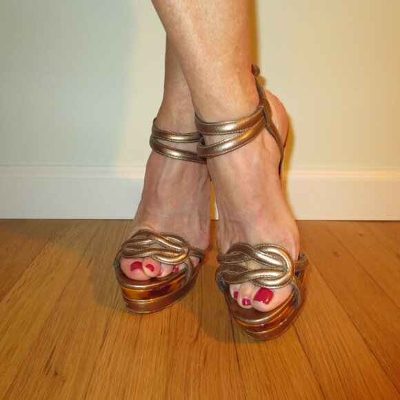 GUCCI Gold Platform Sandals - Picture 5 of 9